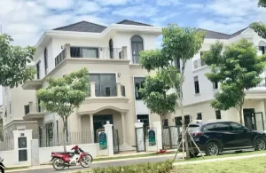 Biệt thự đơn lập trực diện