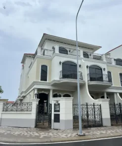 Nhà phố căn góc 8x20m